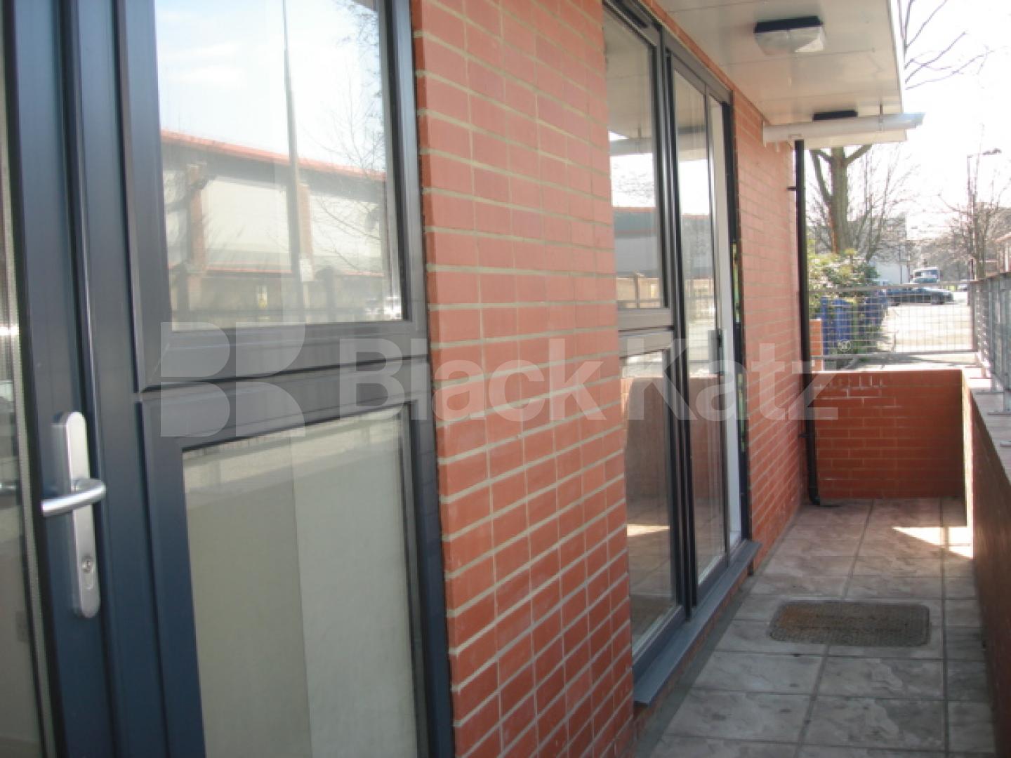 			1 Bedroom, 1 bath, 1 reception Apartment			 Gloucester Court, Rowcross St., Bermondsey